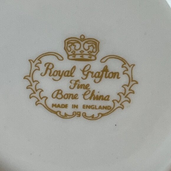 Royal Grafton Fine Bone China 2 Mugs Small Pink Flowers 7 oz England - Picture 10 of 11